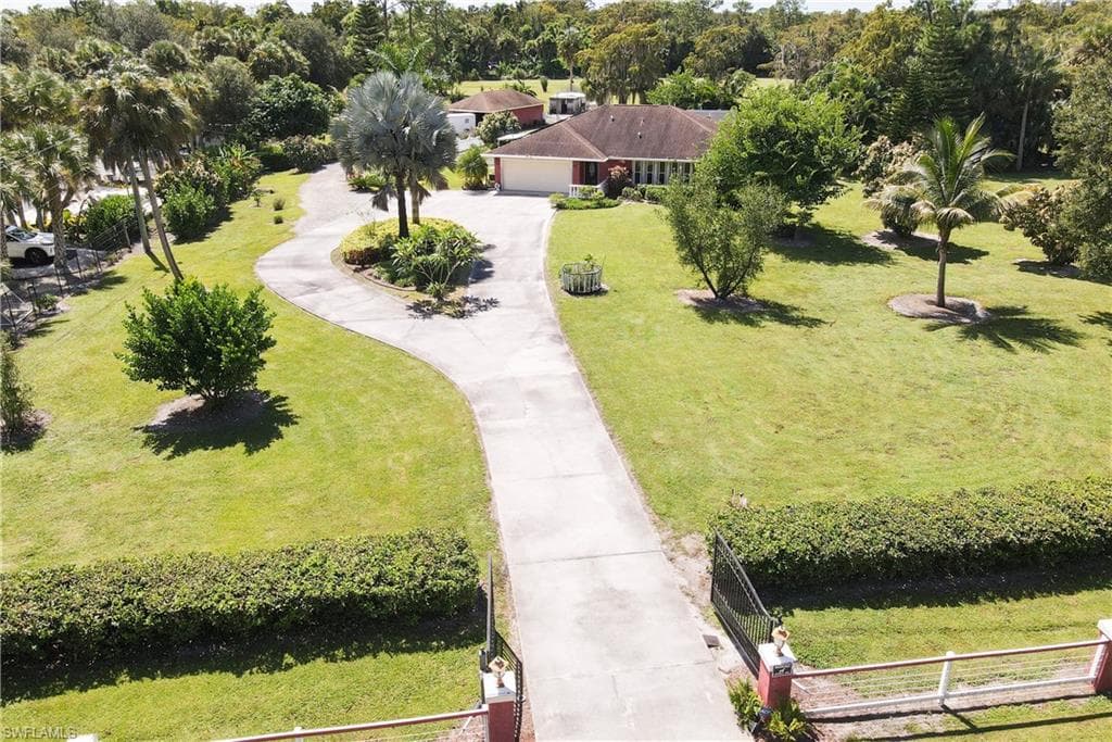 360 16th Ave NW, Naples, FL 34120-2351-8