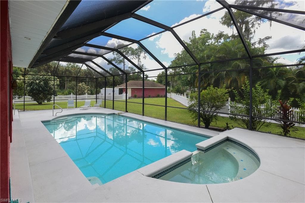 360 16th Ave NW, Naples, FL 34120-2351-9