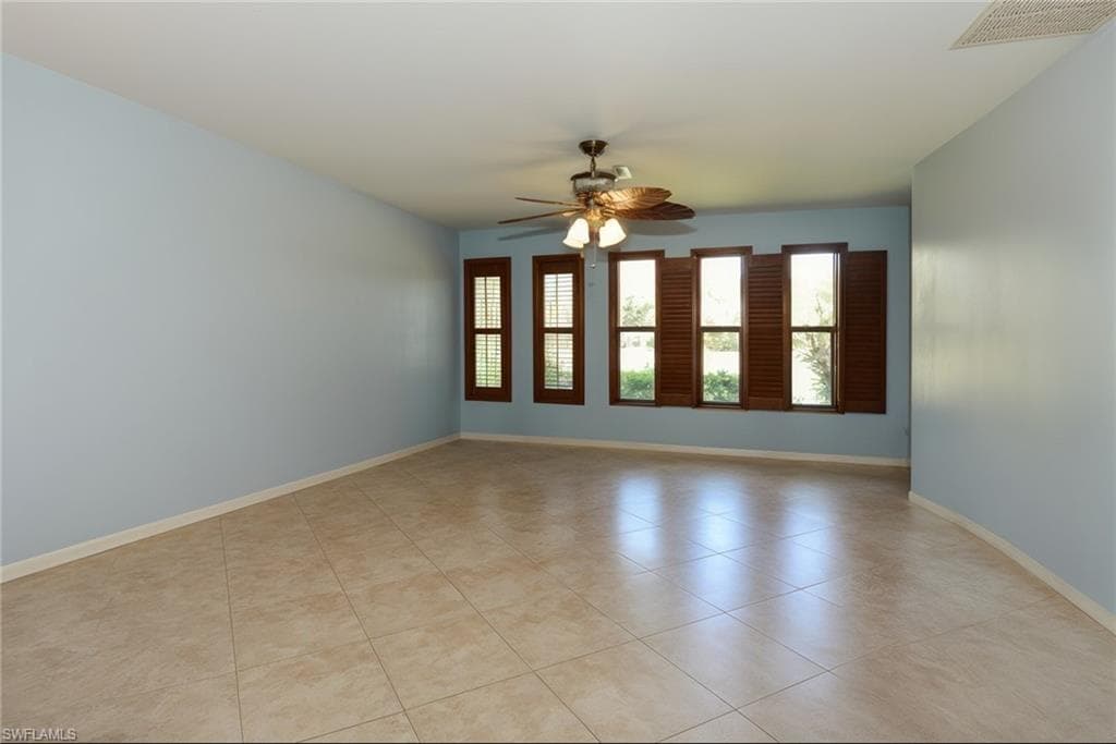 360 16th Ave NW, Naples, FL 34120-2351-18