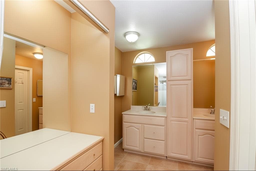 360 16th Ave NW, Naples, FL 34120-2351-21