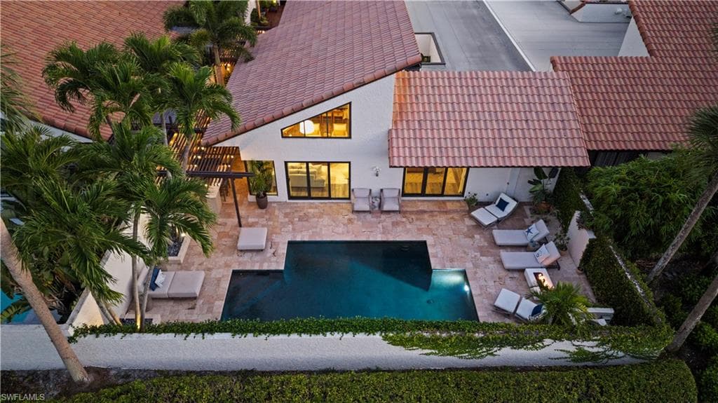 504 Tierra Mar Ln E 2, Naples, FL 34108-34