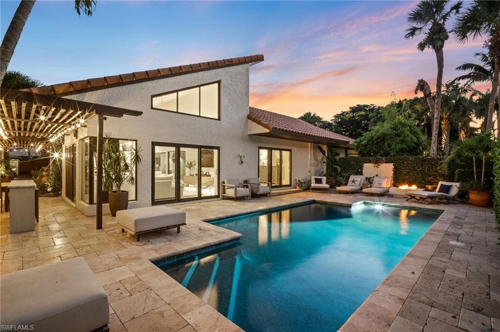 504 Tierra Mar Ln E 2, Naples, FL 34108-36