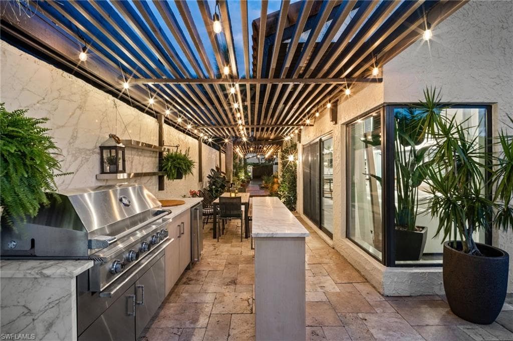 504 Tierra Mar Ln E 2, Naples, FL 34108-37