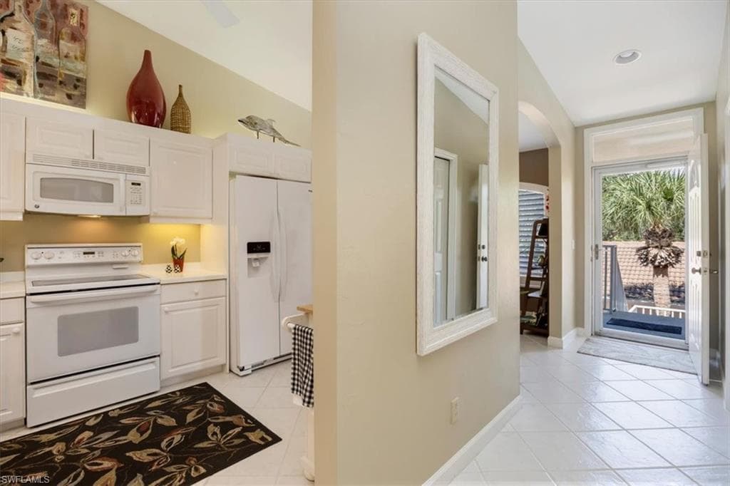 14530 Red Fox Run 212, Naples, FL 34110-5