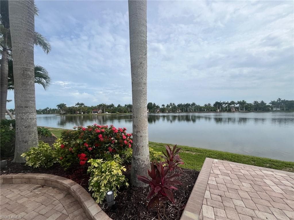 4509 Southern Breeze Dr, Naples, FL 34114-4