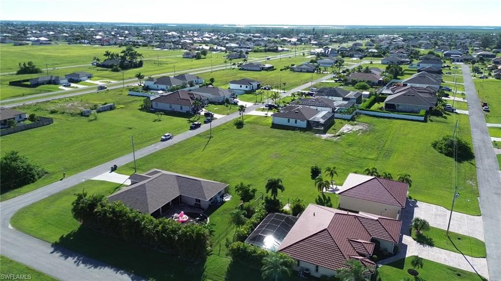 3325 8th Ter, Cape Coral, FL 33993-5