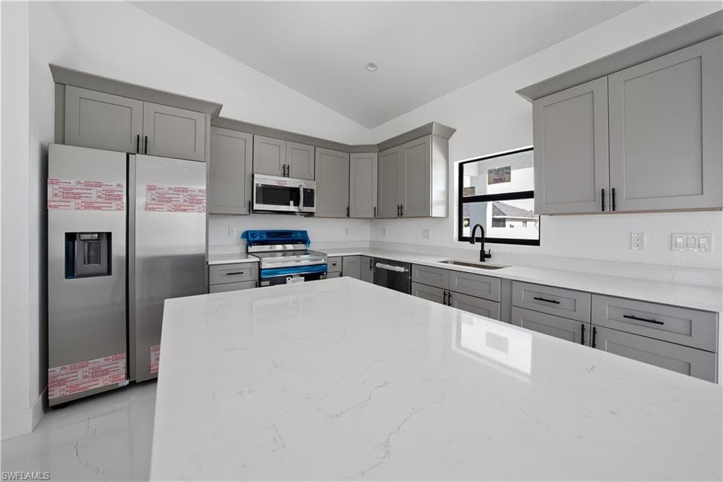 2458 9th Ter, Cape Coral, FL 33993-9