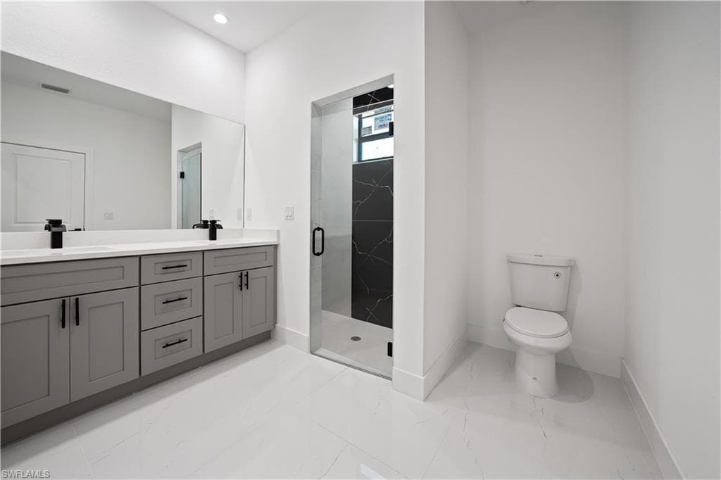 2458 9th Ter, Cape Coral, FL 33993-17