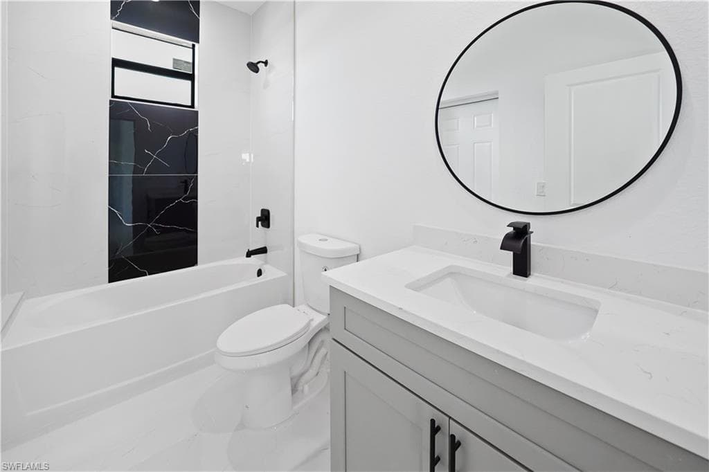 2458 9th Ter, Cape Coral, FL 33993-19