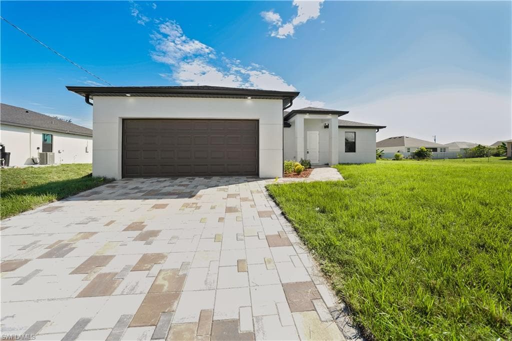 2458 9th Ter, Cape Coral, FL 33993-1