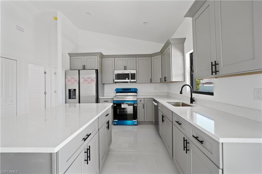 2458 9th Ter, Cape Coral, FL 33993-7