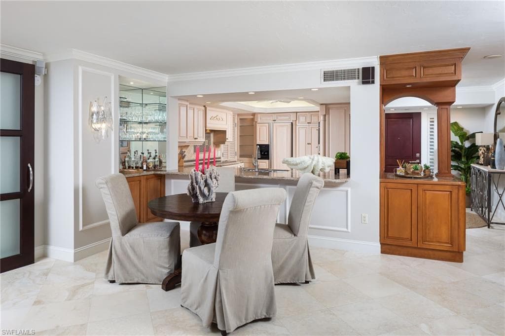 10851 Gulf Shore Dr 1003, Naples, FL 34108-10