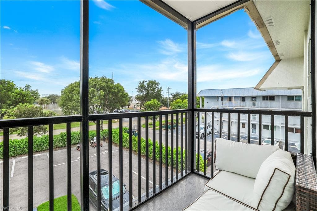 766 Central Ave 313, Naples, FL 34102-16