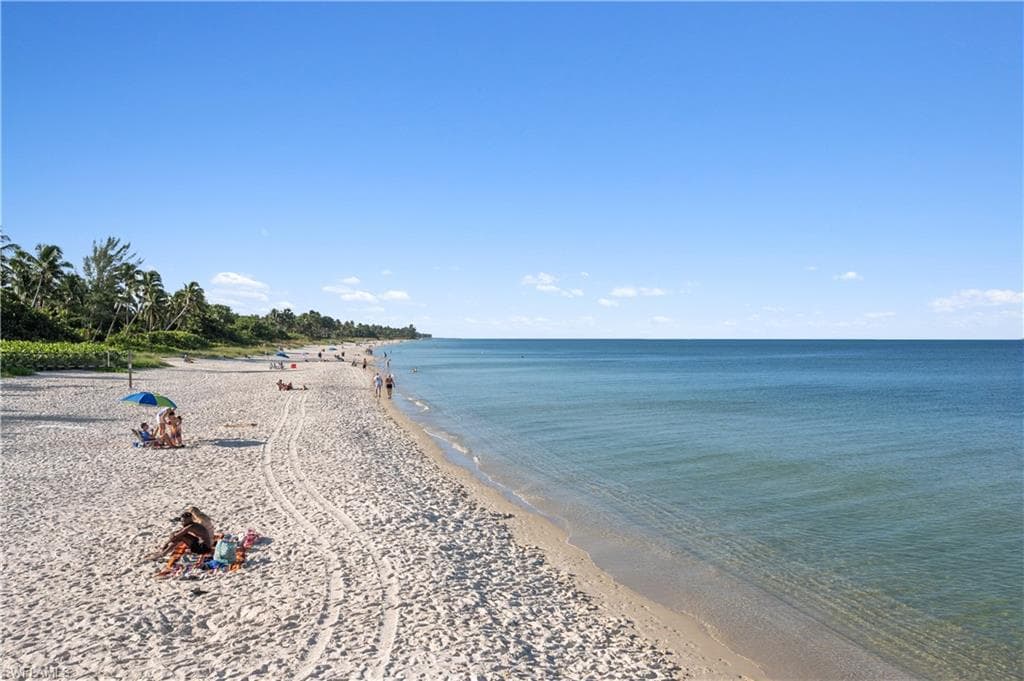 766 Central Ave 313, Naples, FL 34102-28