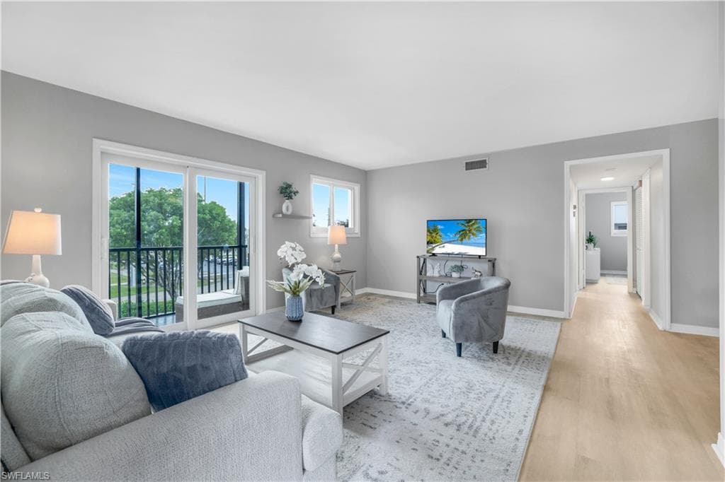 766 Central Ave 313, Naples, FL 34102-3