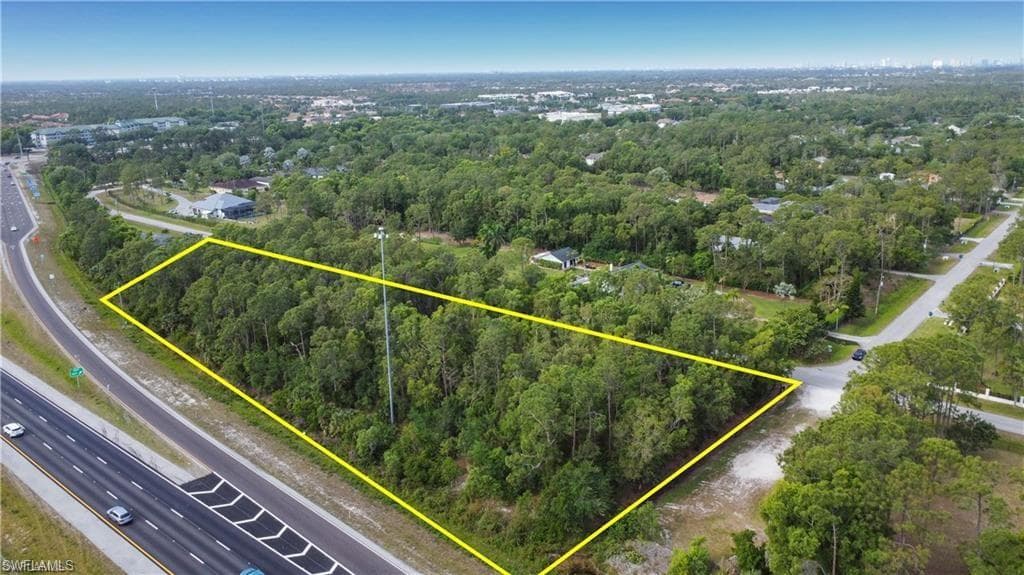 620 Soll St, Naples, FL 34109-4