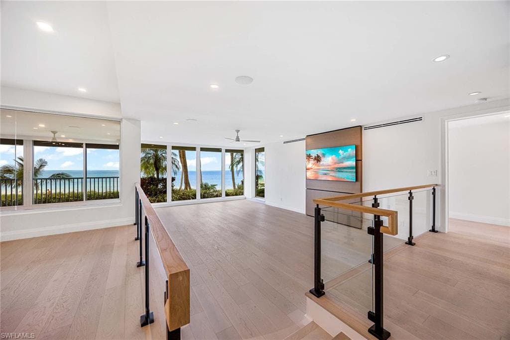 4301 Gulf Shore Blvd N 202, Naples, FL 34103-8