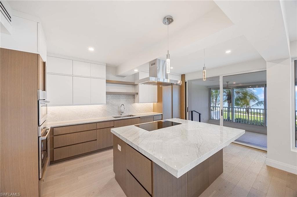 4301 Gulf Shore Blvd N 202, Naples, FL 34103-13