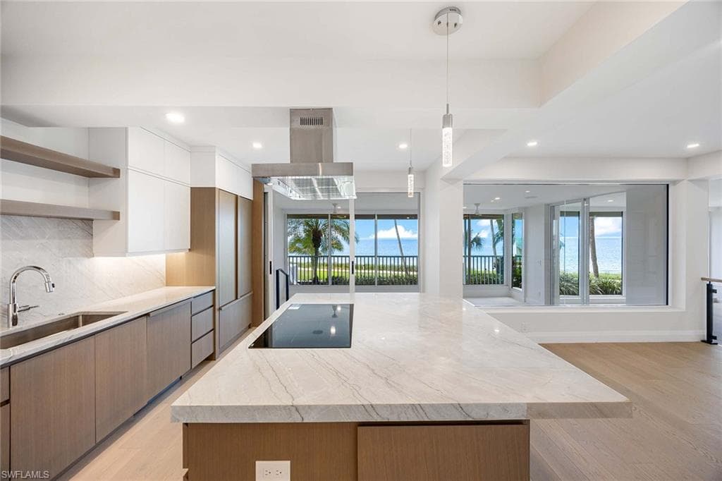 4301 Gulf Shore Blvd N 202, Naples, FL 34103-14