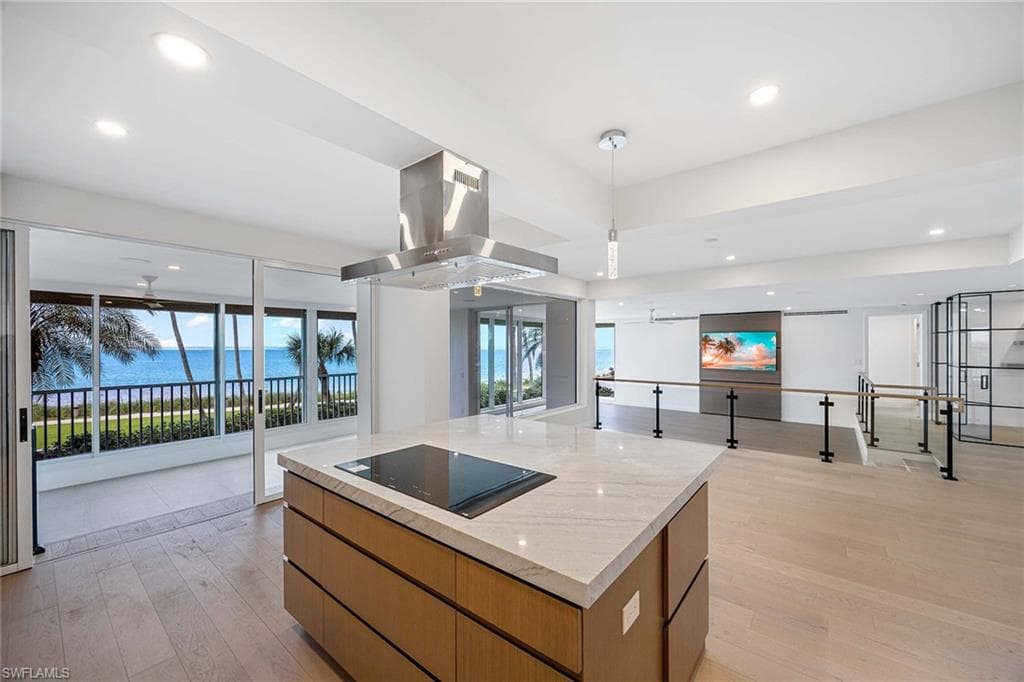 4301 Gulf Shore Blvd N 202, Naples, FL 34103-15