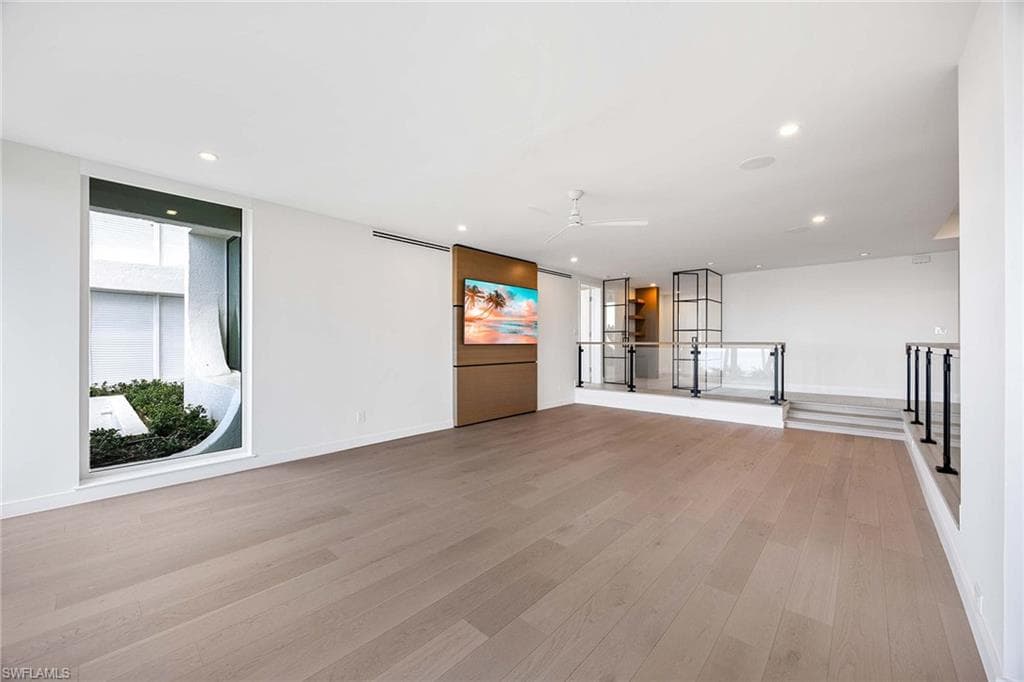 4301 Gulf Shore Blvd N 202, Naples, FL 34103-22