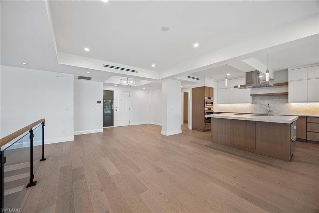 4301 Gulf Shore Blvd N 202, Naples, FL 34103-23