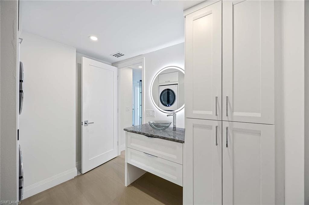 4301 Gulf Shore Blvd N 202, Naples, FL 34103-32