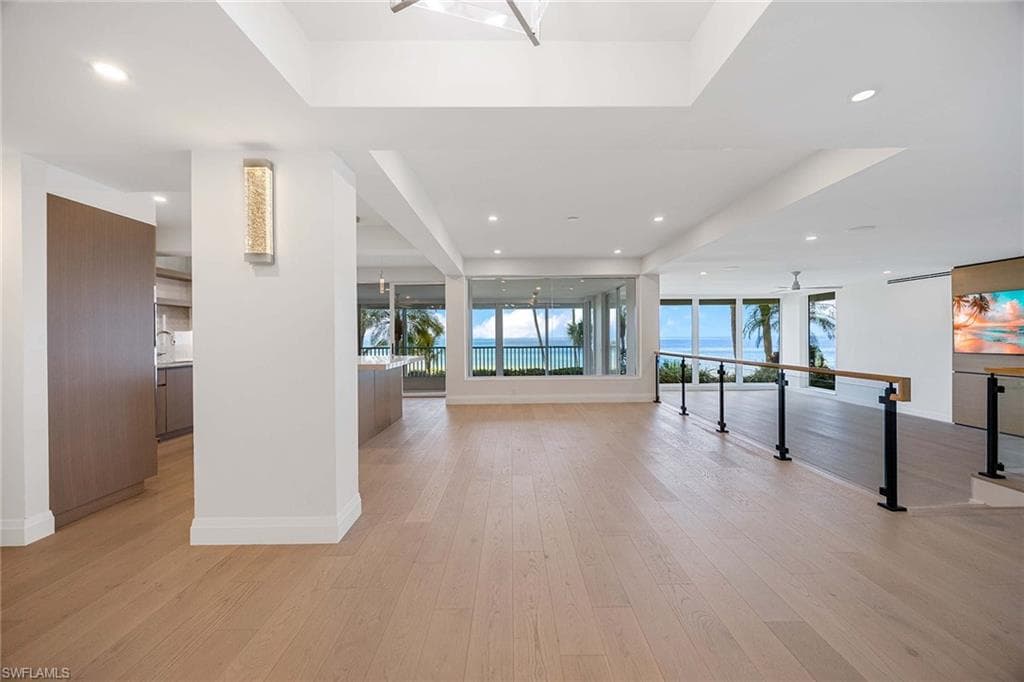 4301 Gulf Shore Blvd N 202, Naples, FL 34103-2