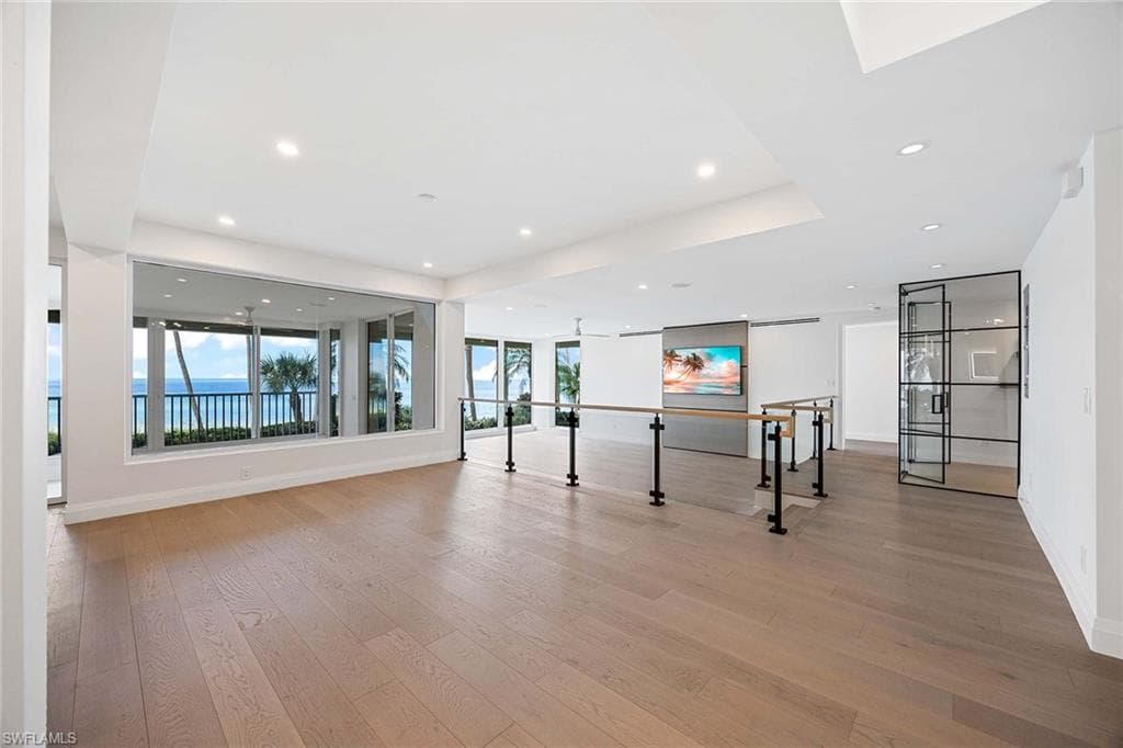 4301 Gulf Shore Blvd N 202, Naples, FL 34103-7