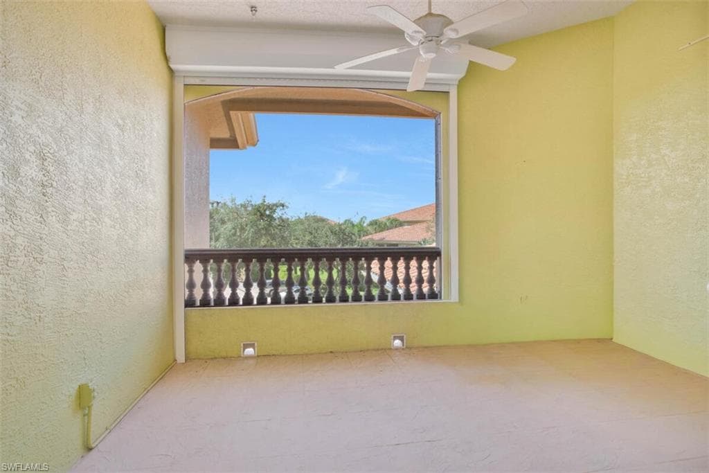 1855 Les Chateaux Blvd 302, Naples, FL 34109-12