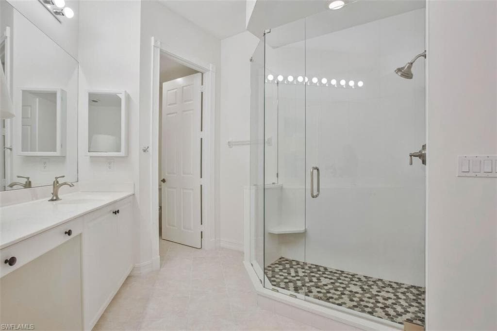 1855 Les Chateaux Blvd 302, Naples, FL 34109-15