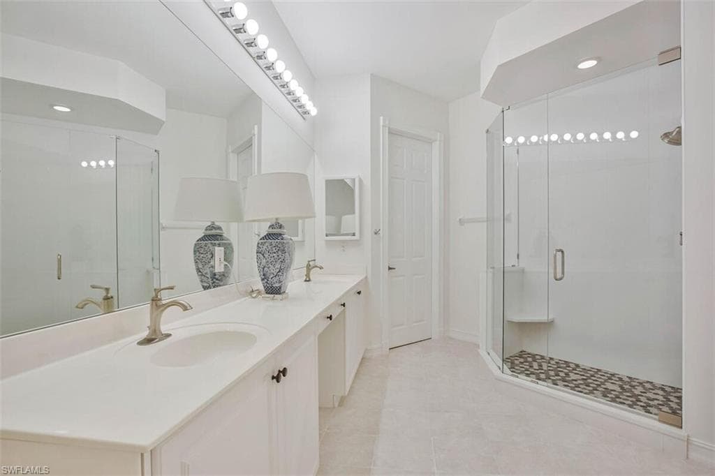 1855 Les Chateaux Blvd 302, Naples, FL 34109-17