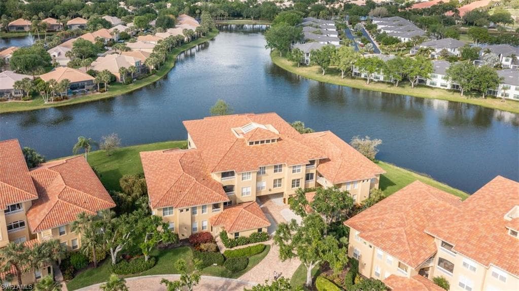 1855 Les Chateaux Blvd 302, Naples, FL 34109-19