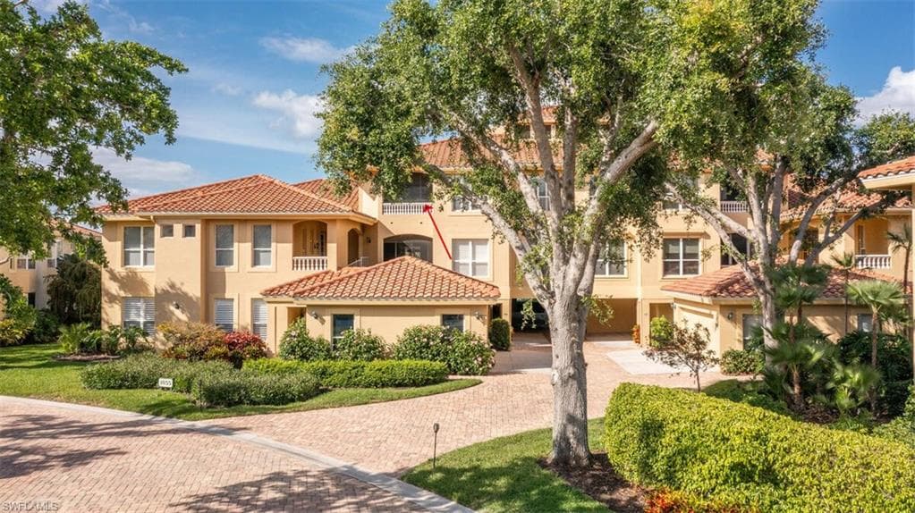 1855 Les Chateaux Blvd 302, Naples, FL 34109-20