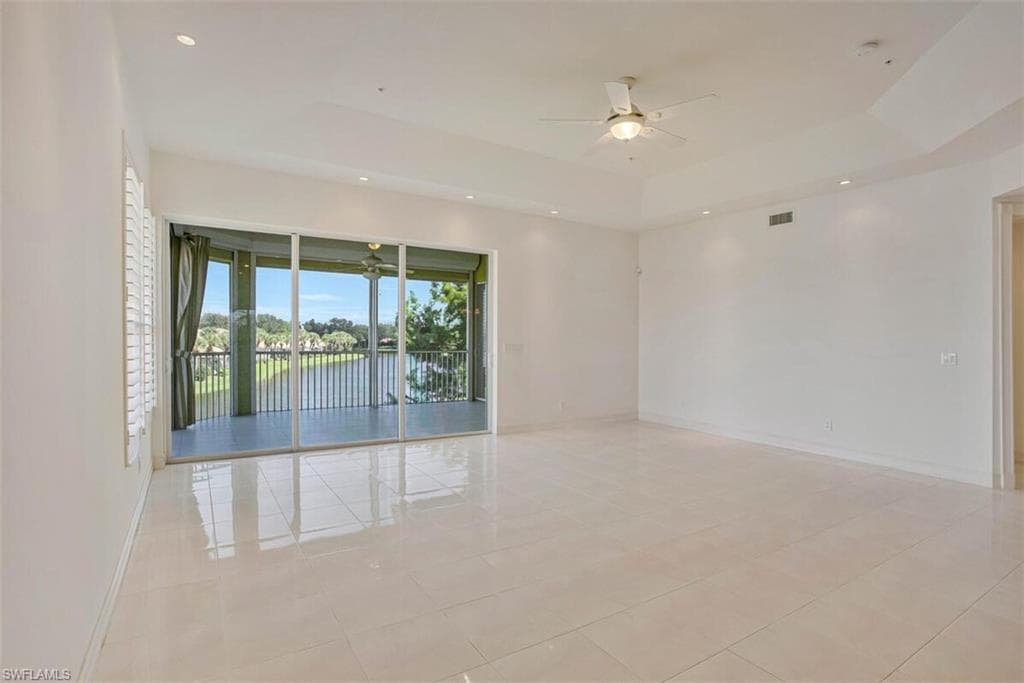 1855 Les Chateaux Blvd 302, Naples, FL 34109-7