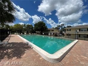3325 Airport Rd N S8, Naples, FL 34105-2
