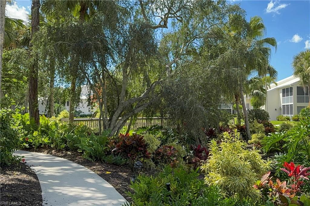 790 Willowbrook Dr 307, Naples, FL 34108-17