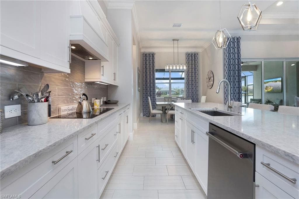 14331 Neptune Ave, Naples, FL 34114-11