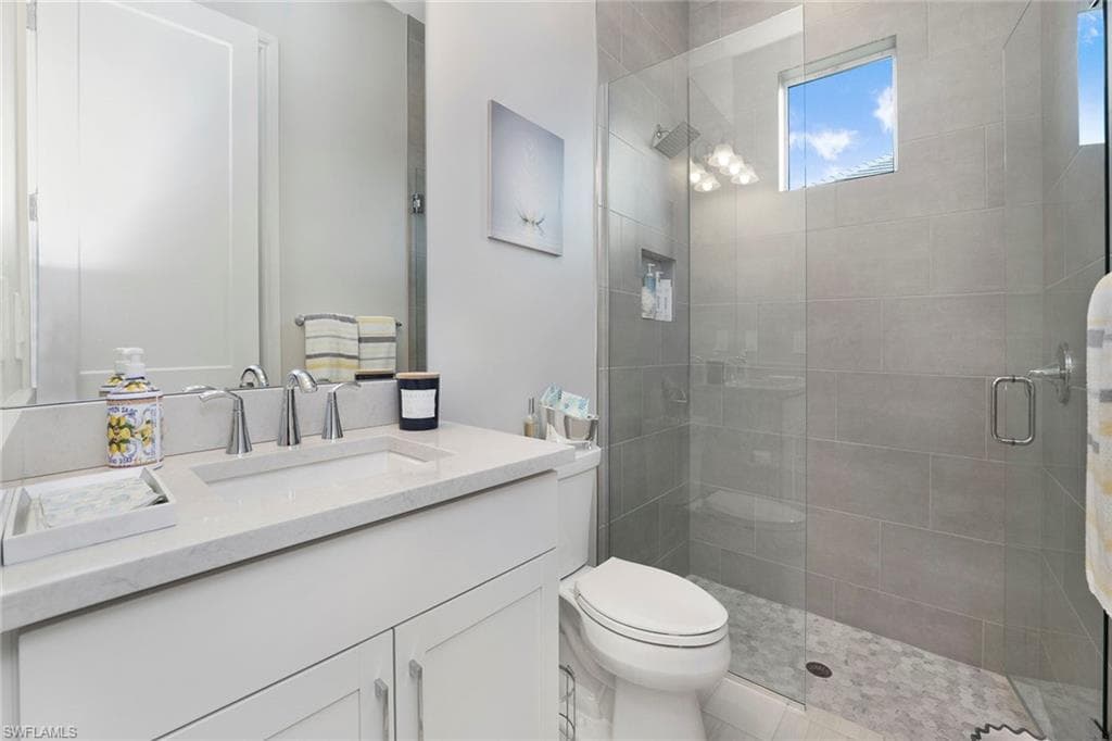 14331 Neptune Ave, Naples, FL 34114-19