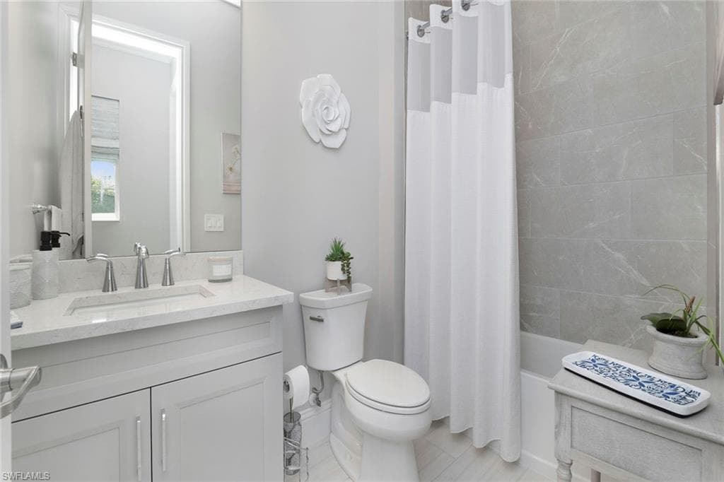 14331 Neptune Ave, Naples, FL 34114-21