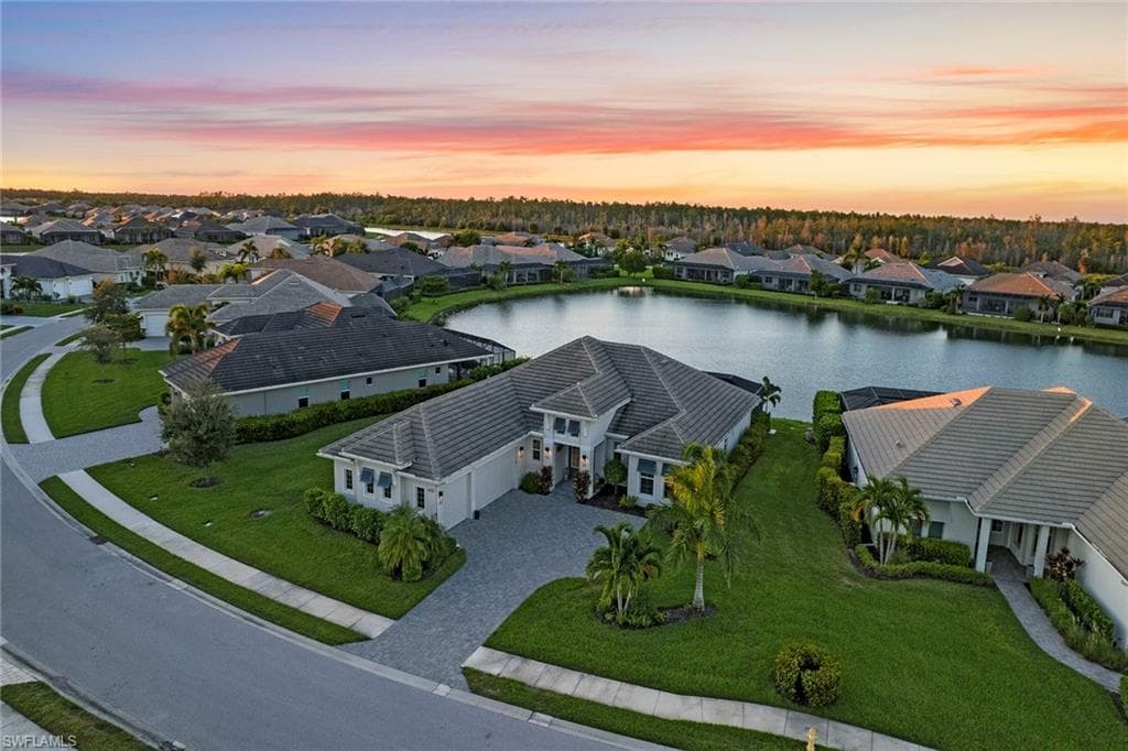 14331 Neptune Ave, Naples, FL 34114-35