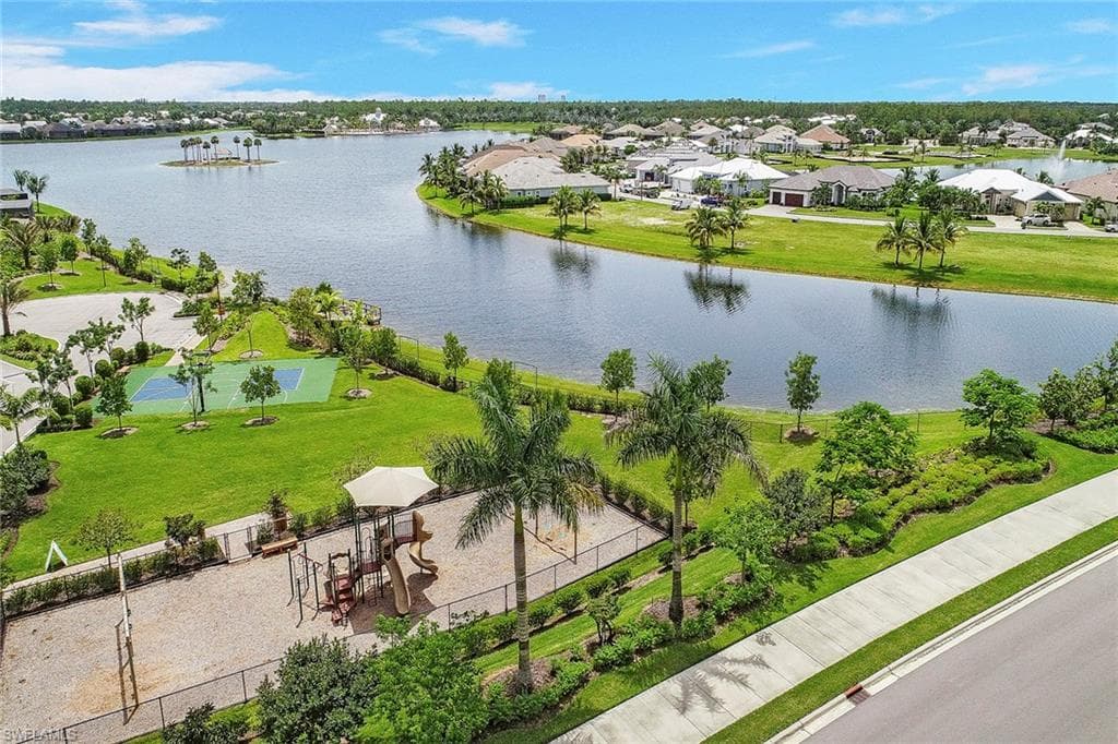 14331 Neptune Ave, Naples, FL 34114-39