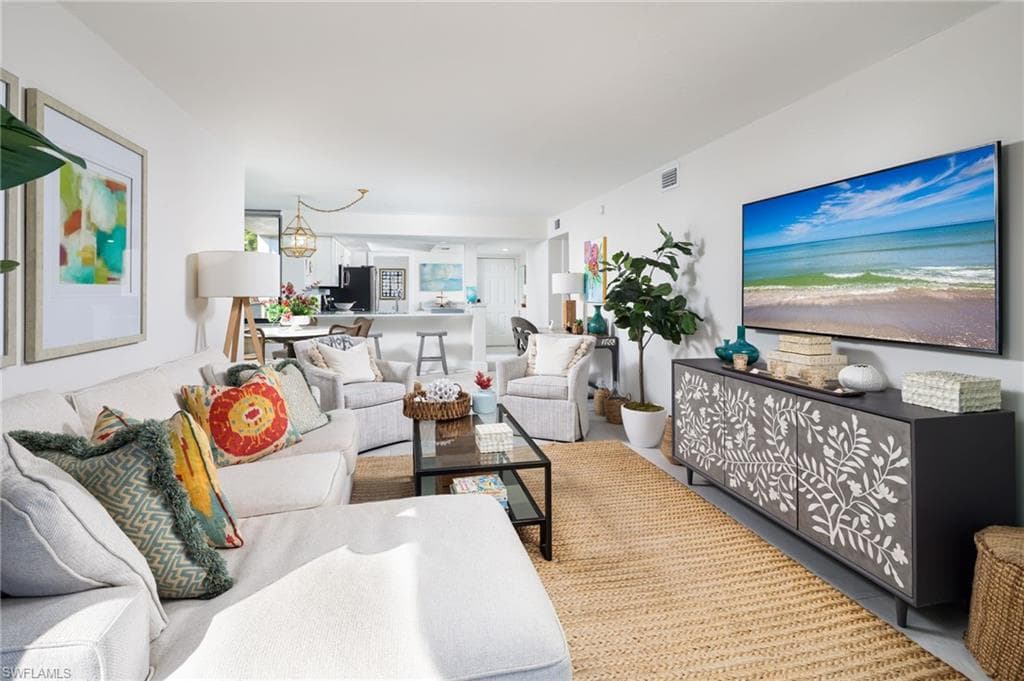 10562 Gulf Shore Dr 202, Naples, FL 34108-12