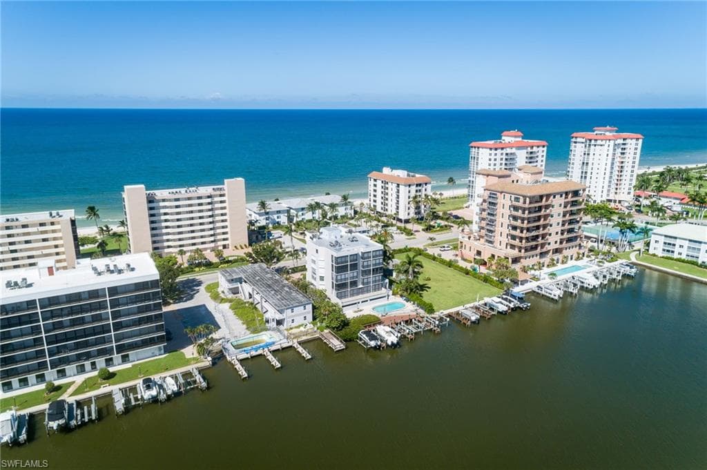 10562 Gulf Shore Dr 202, Naples, FL 34108-31