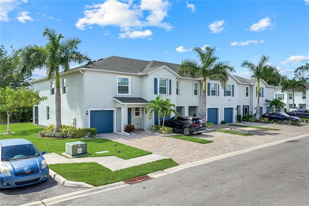 15171 Wildflower Cir, Naples, FL 34119-2