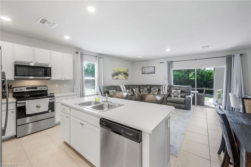 15171 Wildflower Cir, Naples, FL 34119-5