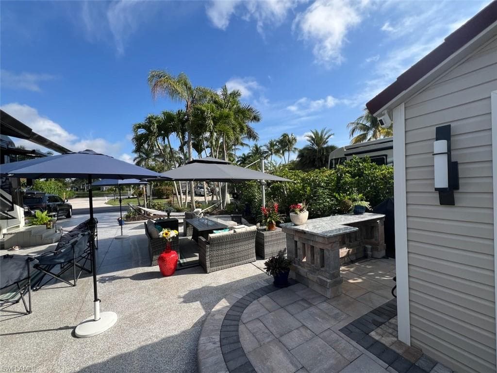 4476 Southern Breeze Dr, Naples, FL 34114-6