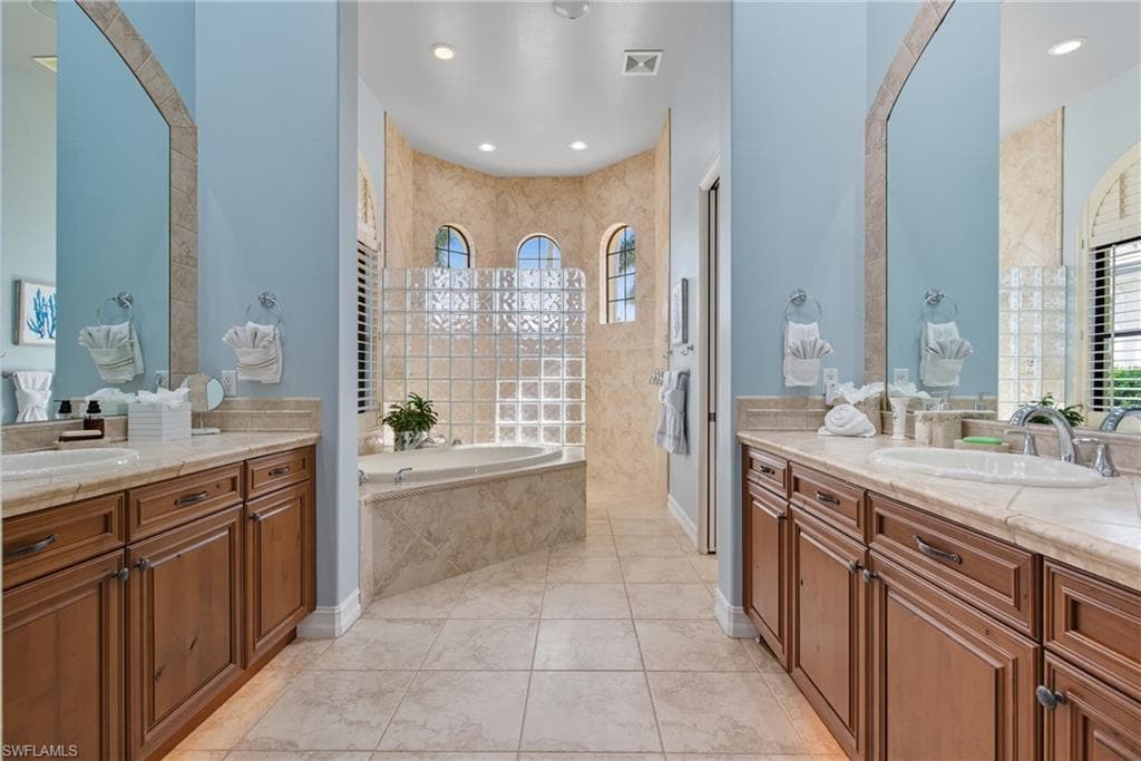 18100 Via Bellamare Ln, Miromar Lakes, FL 33913-17
