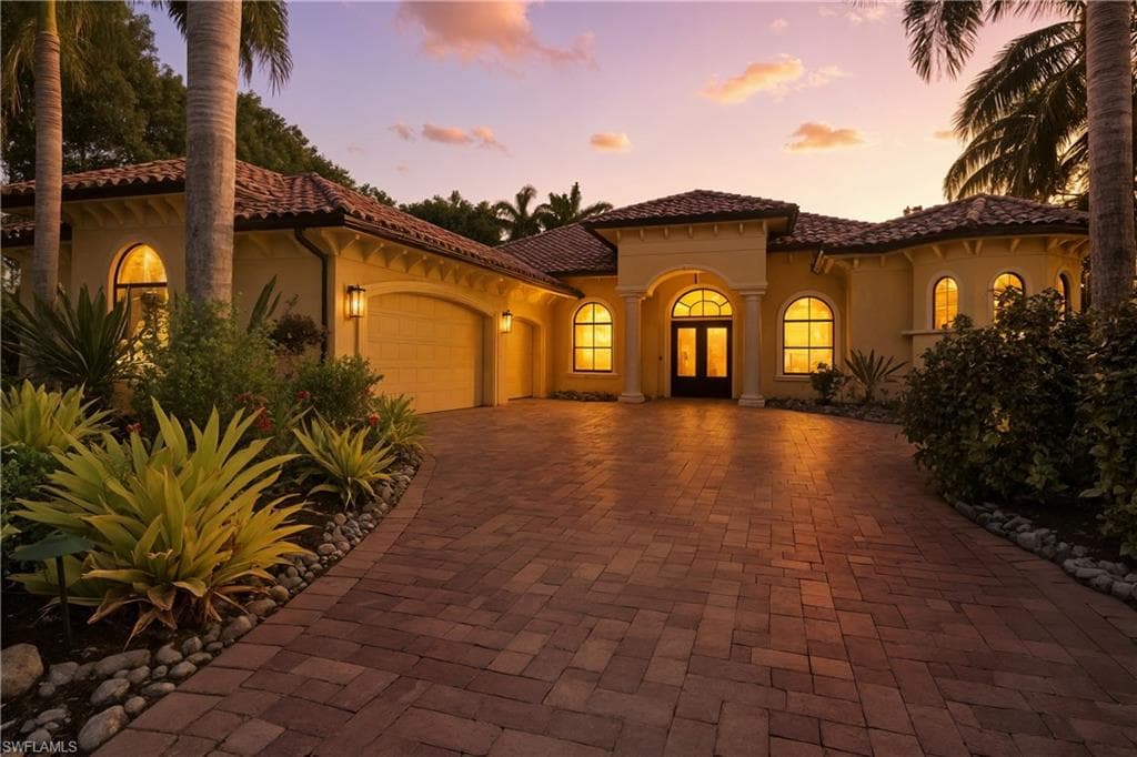 18100 Via Bellamare Ln, Miromar Lakes, FL 33913-1