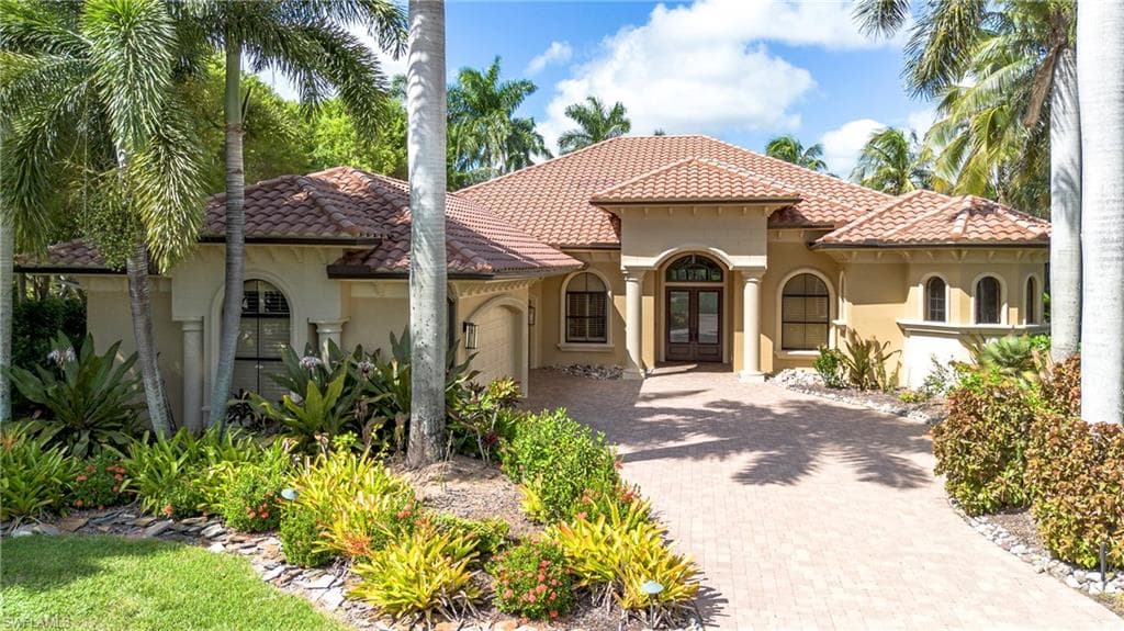 18100 Via Bellamare Ln, Miromar Lakes, FL 33913-3